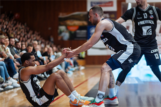 5. zápas štvrťfinále Tipos SBL: BC Prievidza - Nitra Blue Wings 84:87 (Vladimír Králik)	