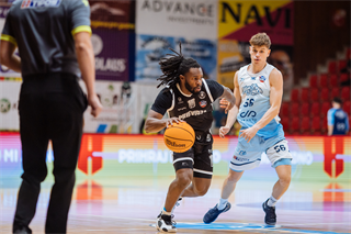 3. kolo TIPOS SBL: BC Prievidza - Nitra Blue Wings 72:74 (Vladimír Králik)