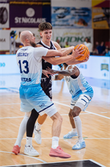 3. kolo TIPOS SBL: BC Prievidza - Nitra Blue Wings 72:74 (Vladimír Králik)