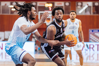 3. kolo TIPOS SBL: BC Prievidza - Nitra Blue Wings 72:74 (Vladimír Králik)