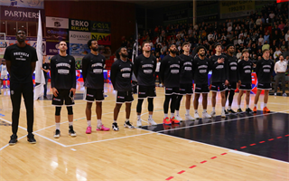 3. kolo TIPOS SBL: BC Prievidza - Nitra Blue Wings 72:74 (Ladislav Szibilla)	