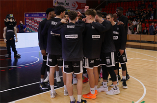 3. kolo TIPOS SBL: BC Prievidza - Nitra Blue Wings 72:74 (Ladislav Szibilla)	