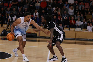 3. kolo TIPOS SBL: BC Prievidza - Nitra Blue Wings 72:74 (Ladislav Szibilla)	