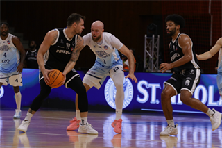3. kolo TIPOS SBL: BC Prievidza - Nitra Blue Wings 72:74 (Ladislav Szibilla)	