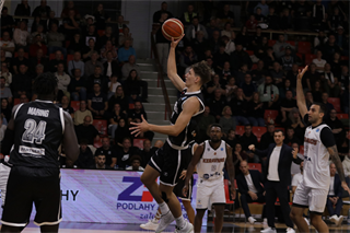 Európsky pohár FIBA: BC Prievidza - Keravnos BC 82:68 (Ladislav Szibilla)