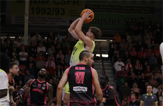 5. kolo TIPOS SBL: BC Prievidza - Košice Wolves 90:79 (Ladislav Szibilla)	