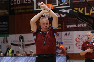 9. kolo TIPOS SBL: BC Prievidza : Patrioti Levice 86:92 (Ladislav Szibilla)	