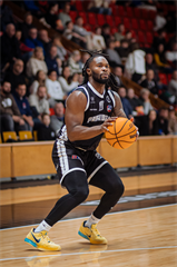 Predohrávka 13. kola TIPOS SBL: BC Prievidza - Spišskí Rytieri 104:99 (Vladimír Králik)