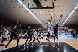 Európsky pohár FIBA: BC Prievidza - Surne Bilbao Basket 46:83 (Vladimír Králik)