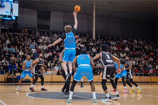 17. kolo TIPOS SBL: BC Prievidza - BC Slovan Bratislava 67:77 (Vladimír Králik)