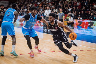17. kolo TIPOS SBL: BC Prievidza - BC Slovan Bratislava 67:77 (Vladimír Králik)