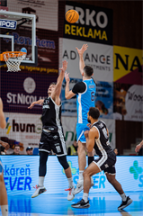 17. kolo TIPOS SBL: BC Prievidza - BC Slovan Bratislava 67:77 (Vladimír Králik)