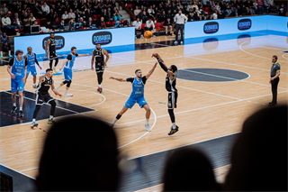 17. kolo TIPOS SBL: BC Prievidza - BC Slovan Bratislava 67:77 (Vladimír Králik)