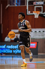 17. kolo TIPOS SBL: BC Prievidza - BC Slovan Bratislava 67:77 (Vladimír Králik)