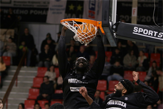 19. kolo TIPOS SBL: BC Prievidza - BC Komárno 101:76 (Ladislav Szibilla)