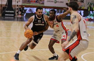 19. kolo TIPOS SBL: BC Prievidza - BC Komárno 101:76 (Ladislav Szibilla)