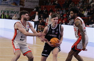 19. kolo TIPOS SBL: BC Prievidza - BC Komárno 101:76 (Ladislav Szibilla)