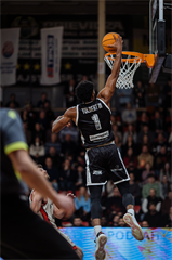 19. kolo TIPOS SBL: BC Prievidza : BC Komárno 101:76 (Vladimír Králik)