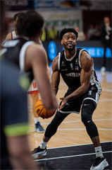 19. kolo TIPOS SBL: BC Prievidza : BC Komárno 101:76 (Vladimír Králik)