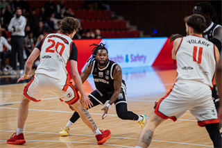 19. kolo TIPOS SBL: BC Prievidza : BC Komárno 101:76 (Vladimír Králik)