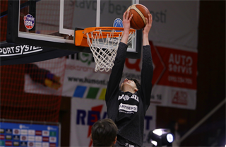 Európsky pohár FIBA: BC Prievidza : Sporting Lisabon 94:82 (Ladislav Szibilla)