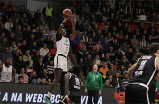 Európsky pohár FIBA: BC Prievidza : Sporting Lisabon 94:82 (Ladislav Szibilla)
