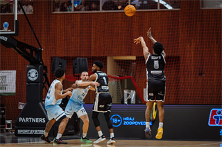 21. kolo TIPOS SBL: BC Prievidza - Nitra Blue Wings 88:71 (Vladimír Králik)