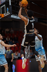 21. kolo TIPOS SBL: BC Prievidza - Nitra Blue Wings 88:71 (Vladimír Králik)
