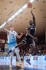 21. kolo TIPOS SBL: BC Prievidza - Nitra Blue Wings 88:71 (Vladimír Králik)