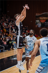 21. kolo TIPOS SBL: BC Prievidza - Nitra Blue Wings 88:71 (Vladimír Králik)