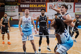 21. kolo TIPOS SBL: BC Prievidza - Nitra Blue Wings 88:71 (Vladimír Králik)