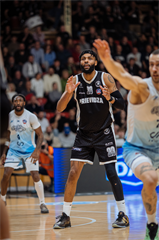 21. kolo TIPOS SBL: BC Prievidza - Nitra Blue Wings 88:71 (Vladimír Králik)