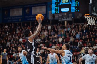21. kolo TIPOS SBL: BC Prievidza - Nitra Blue Wings 88:71 (Vladimír Králik)