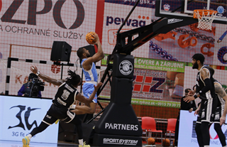 17. kolo TIPOS SBL: BC Prievidza : Slovan Bratislava 67:77 (Ladislav Szibilla)