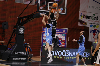 17. kolo TIPOS SBL: BC Prievidza : Slovan Bratislava 67:77 (Ladislav Szibilla)