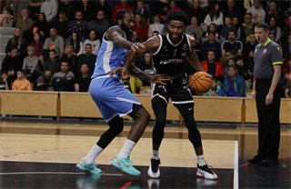17. kolo TIPOS SBL: BC Prievidza : Slovan Bratislava 67:77 (Ladislav Szibilla)
