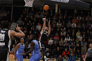 17. kolo TIPOS SBL: BC Prievidza : Slovan Bratislava 67:77 (Ladislav Szibilla)