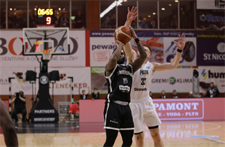 Európsky pohár FIBA: BC Prievidza : PAOK Solún 67:87 (Ladislav Szibilla)