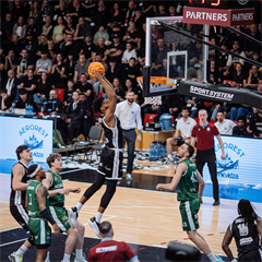 25. kolo TIPOS SBL: BC Prievidza - MBK Handlová 99:68 (Vladimír Králik)