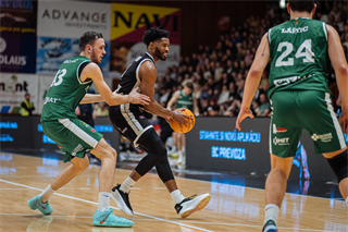 25. kolo TIPOS SBL: BC Prievidza - MBK Handlová 99:68 (Vladimír Králik)
