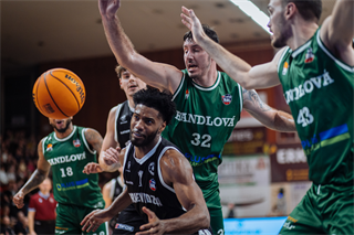 25. kolo TIPOS SBL: BC Prievidza - MBK Handlová 99:68 (Vladimír Králik)