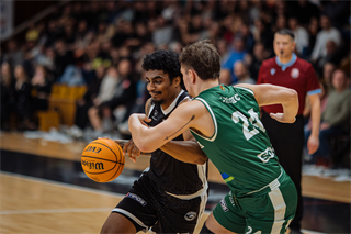 25. kolo TIPOS SBL: BC Prievidza - MBK Handlová 99:68 (Vladimír Králik)