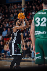 25. kolo TIPOS SBL: BC Prievidza - MBK Handlová 99:68 (Vladimír Králik)