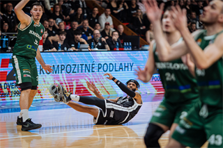 25. kolo TIPOS SBL: BC Prievidza - MBK Handlová 99:68 (Vladimír Králik)