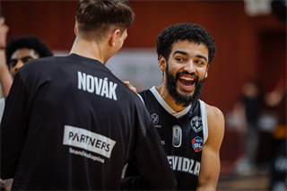 25. kolo TIPOS SBL: BC Prievidza - MBK Handlová 99:68 (Vladimír Králik)