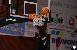 27. kolo TIPOS SBL: BC Prievidza : Patrioti Levice 96:69 (Ladislav Szibilla)