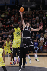 27. kolo TIPOS SBL: BC Prievidza : Patrioti Levice 96:69 (Ladislav Szibilla)