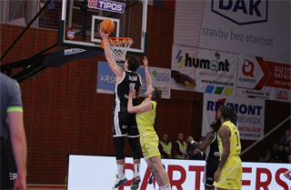 27. kolo TIPOS SBL: BC Prievidza : Patrioti Levice 96:69 (Ladislav Szibilla)