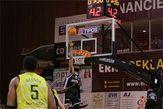 27. kolo TIPOS SBL: BC Prievidza : Patrioti Levice 96:69 (Ladislav Szibilla)