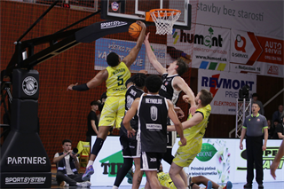 27. kolo TIPOS SBL: BC Prievidza : Patrioti Levice 96:69 (Ladislav Szibilla)